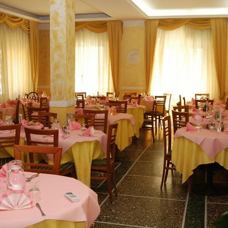 Hotel Giannella Rimini Exterior photo