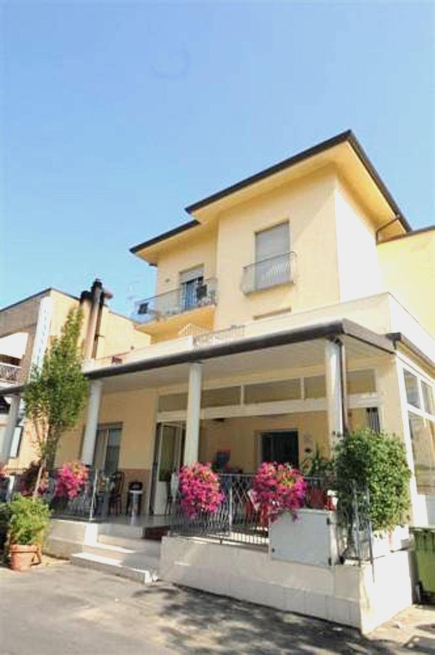 Hotel Giannella Rimini Exterior photo