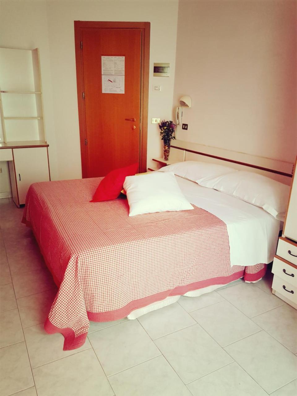 Hotel Giannella Rimini Exterior photo